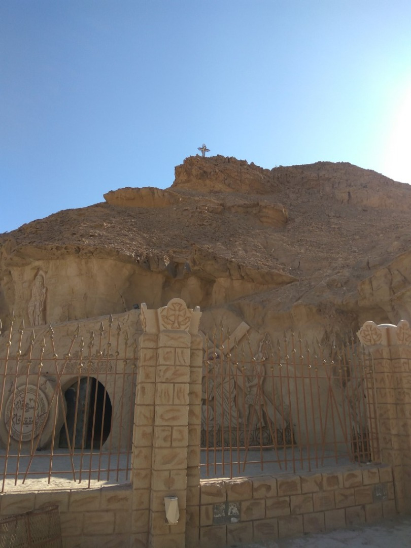 Крест над храмом